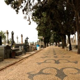 MP-SP denuncia coordenador do cemitério de Garça por corrupção passiva