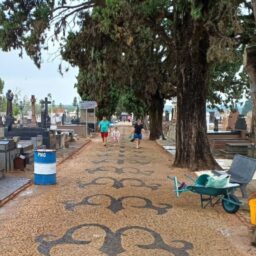 Novas denúncias ampliam crise no cemitério municipal de Garça