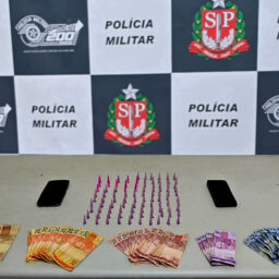 Dupla é presa por tráfico com cocaína, crack e dinheiro em Pompeia