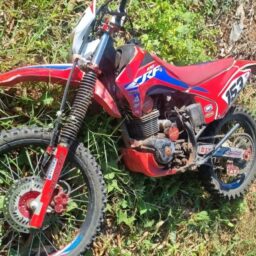 Dupla é presa por furto de motos durante ação da PM na região