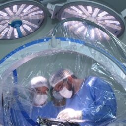 Santa Casa de Marília realiza procedimento inédito contra Parkinson