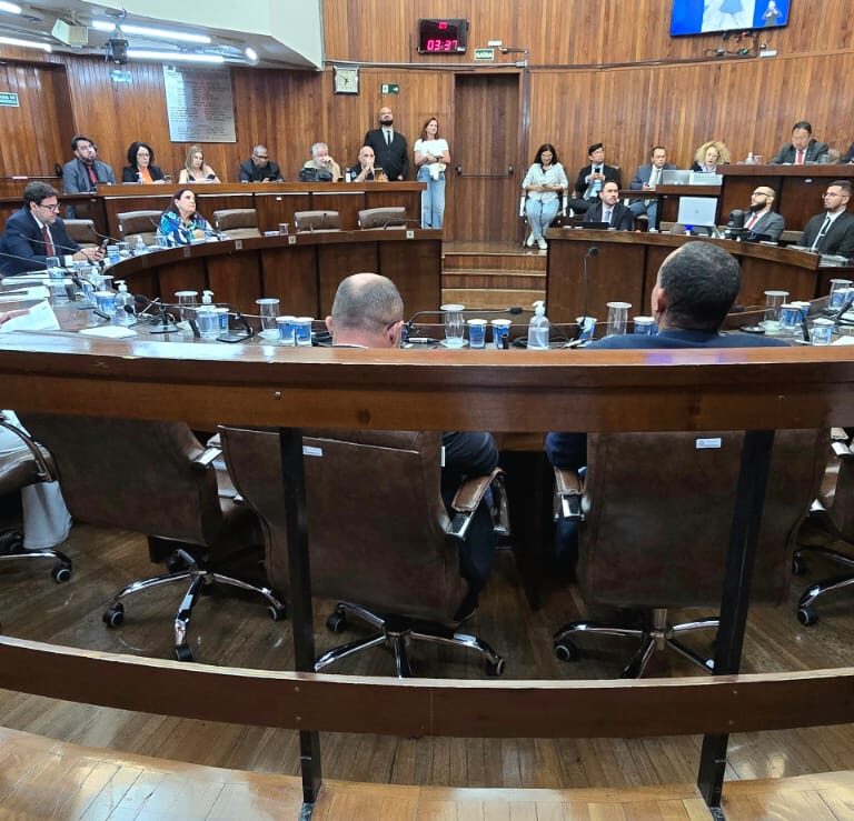 Câmara de Marília vota projetos sobre despesas e epilepsia nesta segunda-feira
