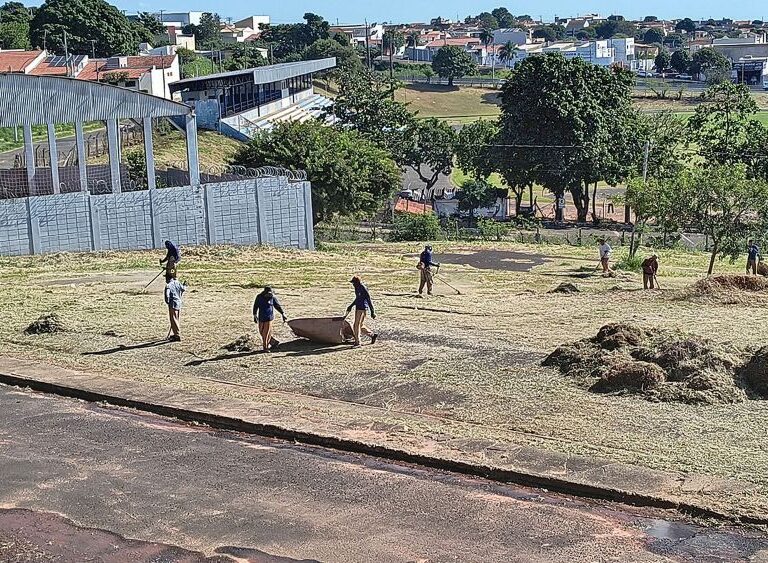 Ginásio Neusa Galetti recebe limpeza e manutenção em área esportiva