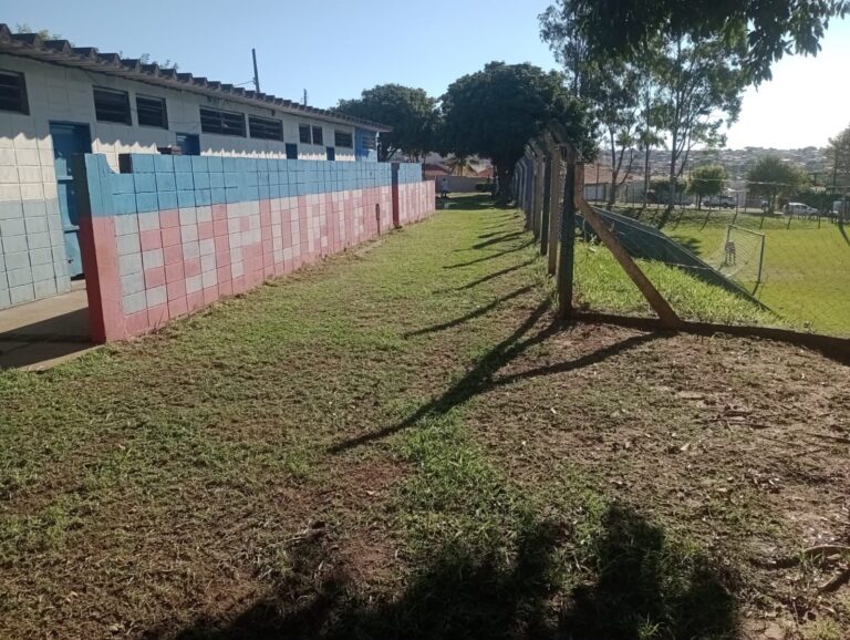 Prefeitura intensifica manutenção em poliesportivos da Vila Altaneira e do Simonaio