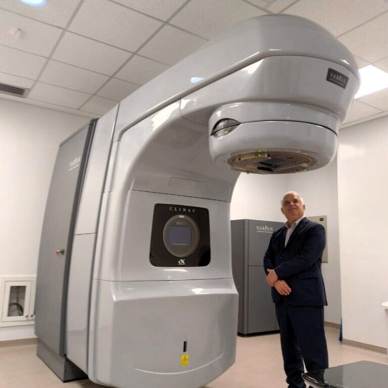 Novo acelerador linear transforma atendimento oncológico em Marília