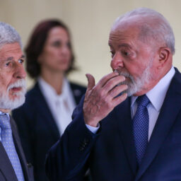 Pretexto para intervenção dos Estados Unidos é inaceitável, diz Celso Amorim
