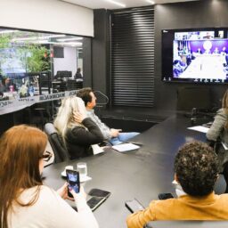Associação Comercial de Marília acompanha encontro com Augusto Cury