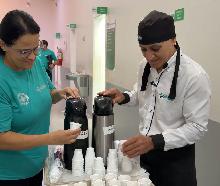 MN TV: Copeiro transforma chá e gesto de amor e cuidado aos pacientes