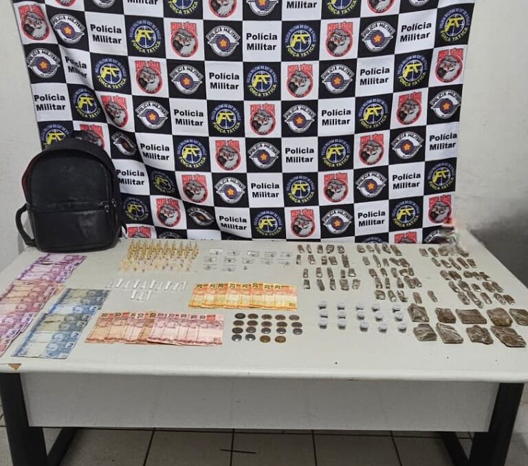 Mulher é presa com mochila repleta de drogas e confessa ‘turno da madrugada’