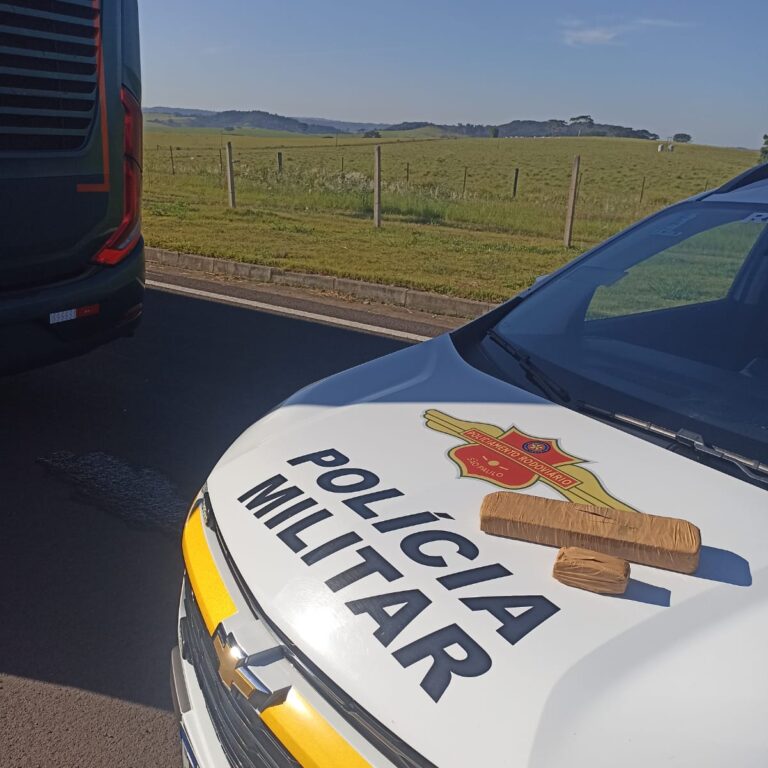 TOR prende homem com quase um quilo de maconha em ônibus na SP-333 em Marília