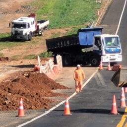 Trecho recém-reformado da BR-153 sofre nova intervenção em Marília