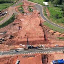 Obras na SP-333 alteram tráfego em Pongaí com bloqueios temporários