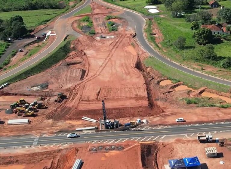 Obras na SP-333 alteram tráfego em Pongaí com bloqueios temporários