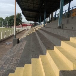 Prefeitura intensifica manutenção em praças esportivas de Marília