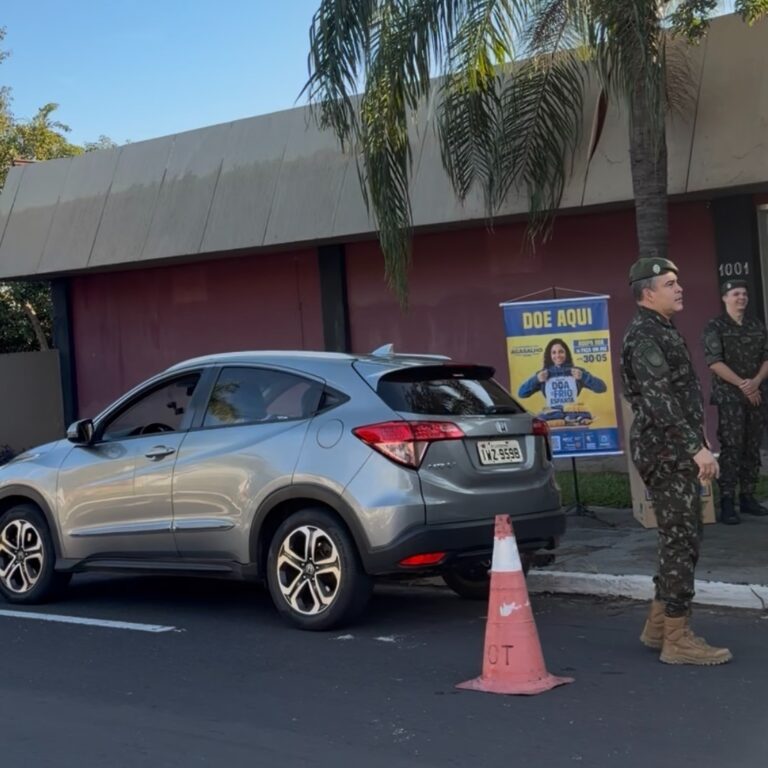 Drive-thru solidário arrecada 1,2 tonelada de roupas e cobertores em Marília
