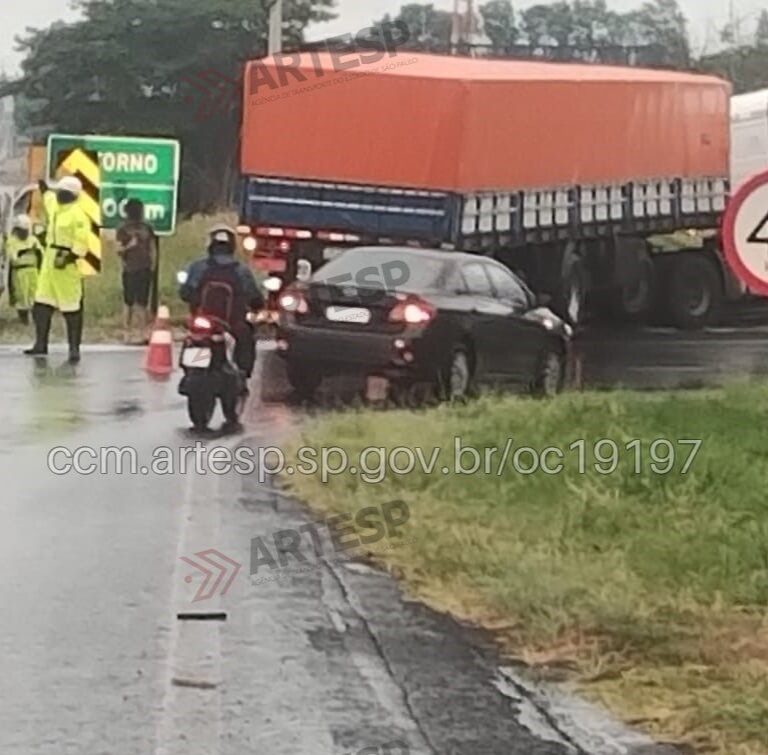Com chuva do fim de semana, Marília tem alça interditada e trânsito complicado