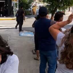 Motorista acorda assustado após passar mal e provoca acidente