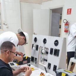 Cursos gratuitos de qualificação profissional são oferecidos em Marília