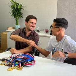 Marília confirma apoio ao Nikkey, a paratleta e a evento de lutas