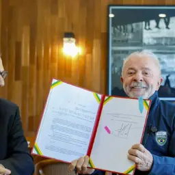 Lula sanciona lei que garante renovação automática da CNH