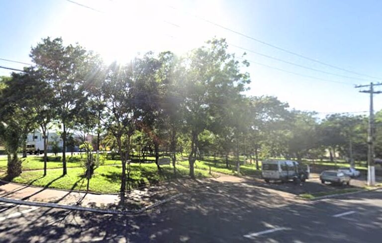 Prefeitura garante recursos para revitalizar praça na avenida João Ramalho