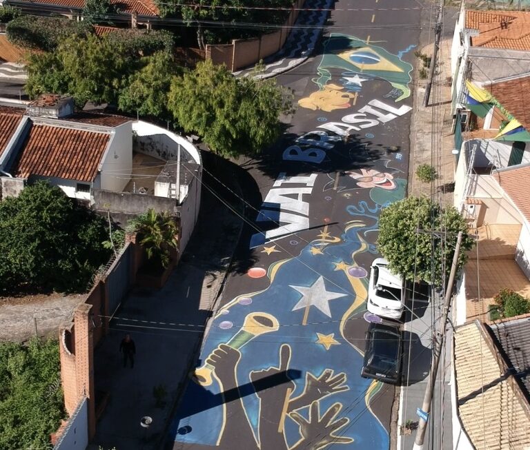 MN TV: Entre palpites e bandeiras, rua de Marília vive a emoção da Copa