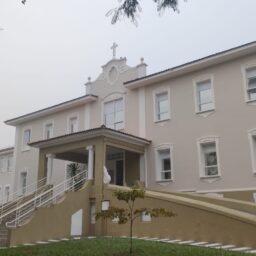 Santa Casa de Marília atinge capacidade máxima das UTIs devido a doenças agravadas pelo frio