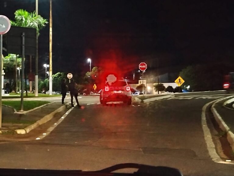 Colisão entre motos deixa mulher ferida na avenida da Saudade em Marília