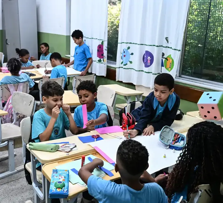 Governo fixa em R$ 5,1 mil novo piso nacional do magistério