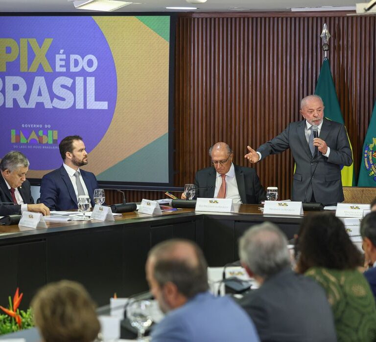 Brasil pretende buscar novos parceiros para diminuir impactos comerciais