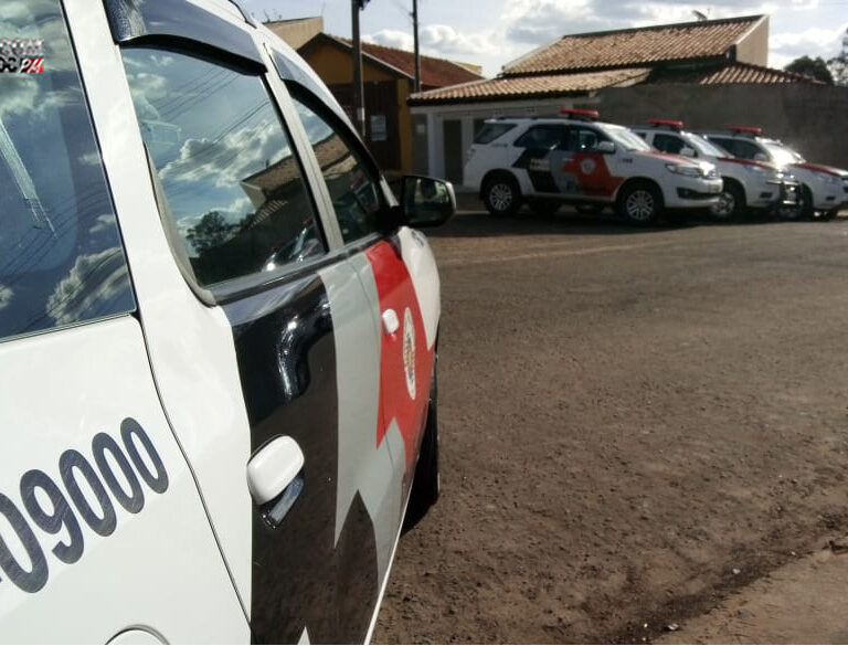 Mulher em prisão domiciliar é flagrada com mais de 470 porções de drogas