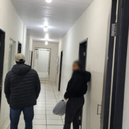 Jovem tenta matar ex-namorado com seis facadas em Garça