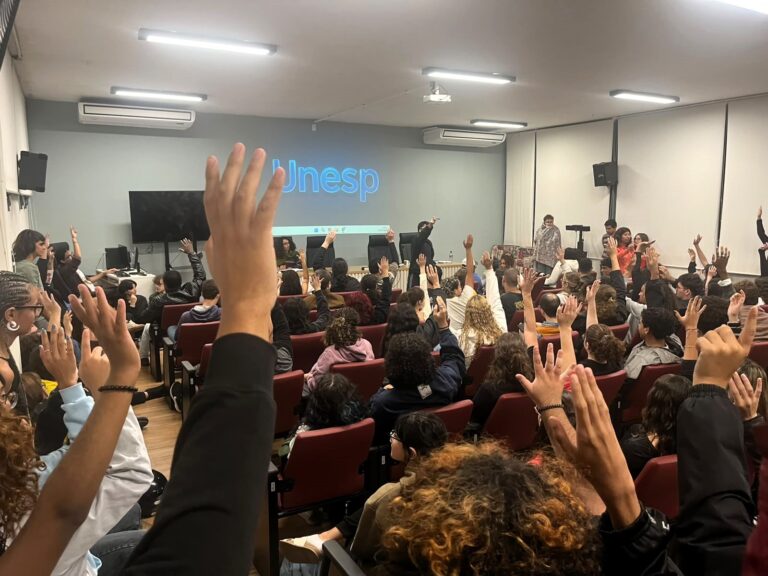 Estudantes da Unesp aprovam fim da greve no campus de Marília