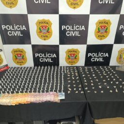Homem tenta fugir por mata, mas acaba preso com cocaína e crack em Marília