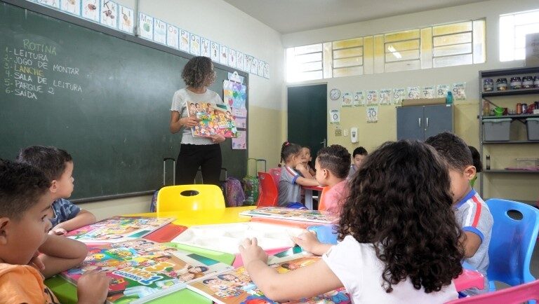 Vera Cruz oficializa ensino em tempo integral na rede municipal; implantação começa em 2027