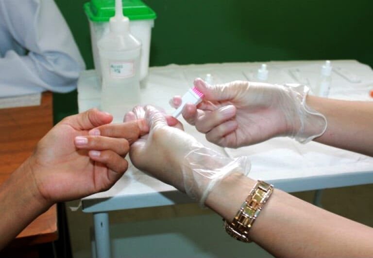Feira noturna recebe ação de prevenção às hepatites virais nesta quinta-feira