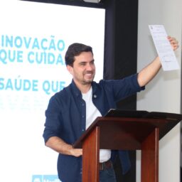 Marília se torna segunda cidade de SP a oferecer sensor gratuito para crianças com diabetes
