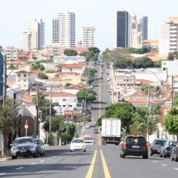 Marília reage e cidade volta ao saldo positivo do emprego formal em maio