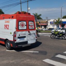 Motociclista fica ferido após colisão com carro no centro de Marília