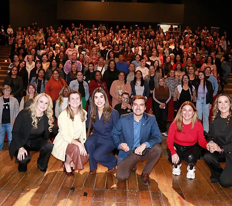 Educação capacita cuidadores para atendimento de alunos com autismo em Marília