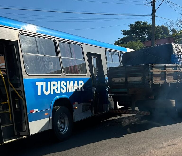 Colisão entre ônibus e caminhão mobiliza equipes de resgate em Vera Cruz