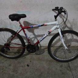 Bicicleta furtada em mercado é recuperada e dois homens são presos em Pompeia