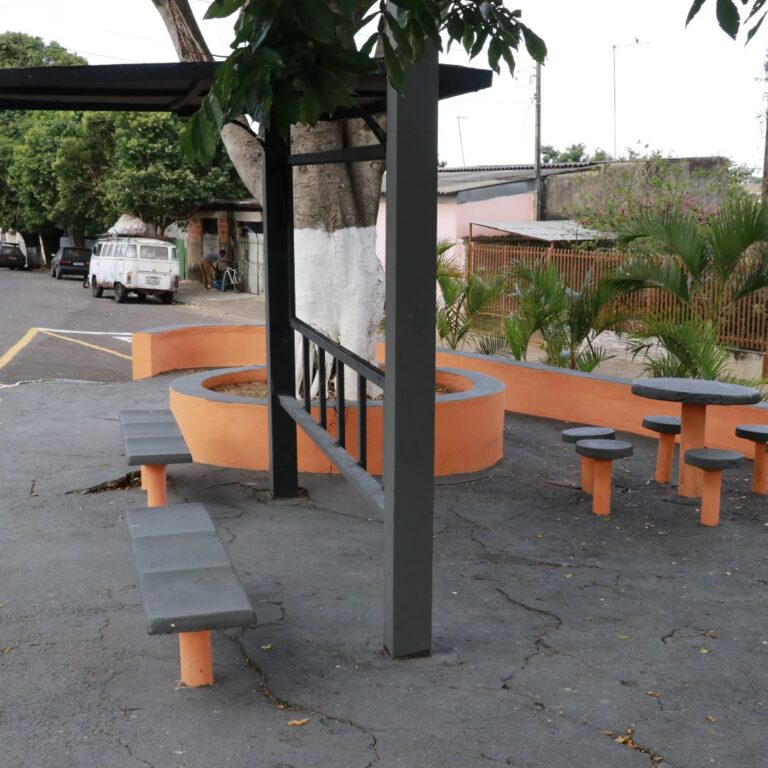 Praça da Vila Barros recebe revitalização com melhorias em infraestrutura e iluminação