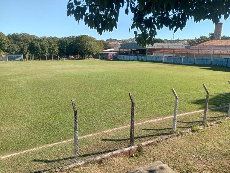 Município reforça manutenção em campos e poliesportivos de Marília