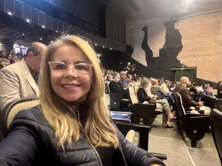 Pró-reitora da Unimar participa de encontro nacional de pesquisa em São Paulo