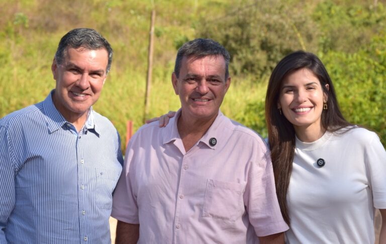 Moradores das Vivendas agradecem parlamentares por obras em bairro
