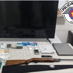 Casal é preso por tráfico de drogas e receptação em operação da PM em Garça
