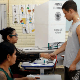 Com envelhecimento da população, eleitorado jovem recua 22% em 16 anos
