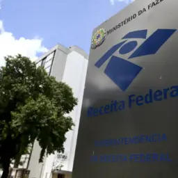 Receita federal arrecada R$ 289,3 bilhões em julho, maior valor da série
