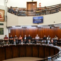 Câmara aprova informação sobre benefícios funerários e denúncia anônima de maus-tratos